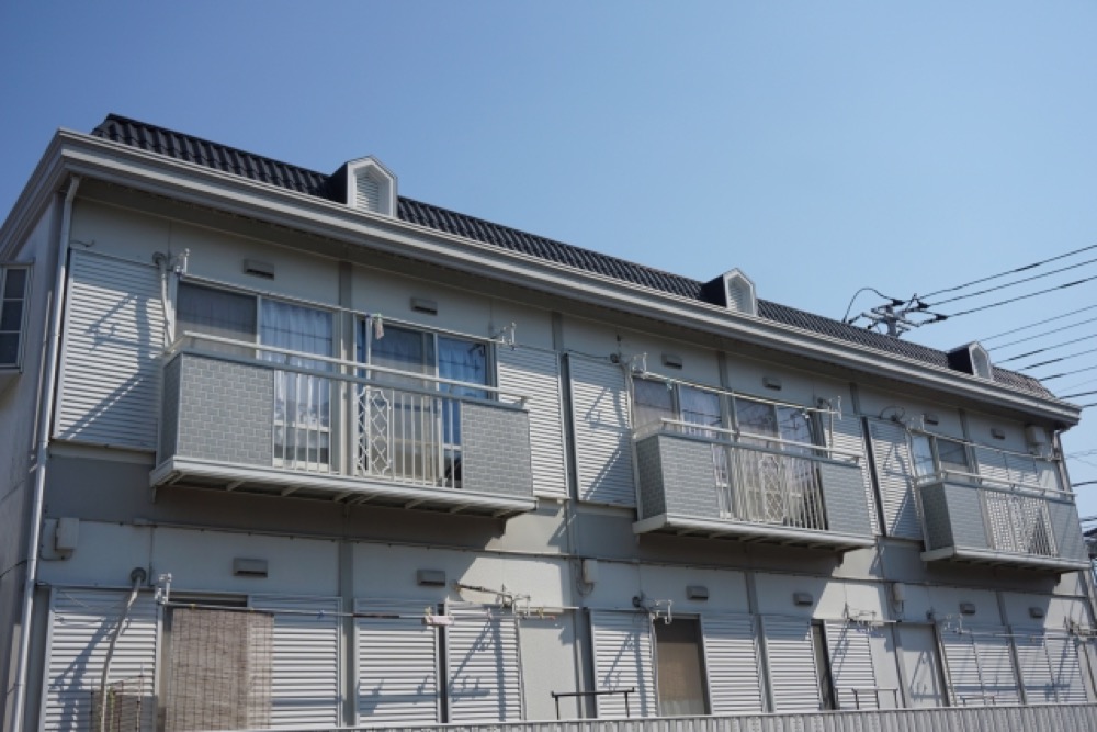 アパート2棟16戸の建物外観
